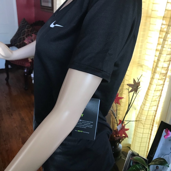 🌺WOMENS DRI-FIT FABRICS SPORTS TOP BY NIKE🌺 - Picture 4 of 7